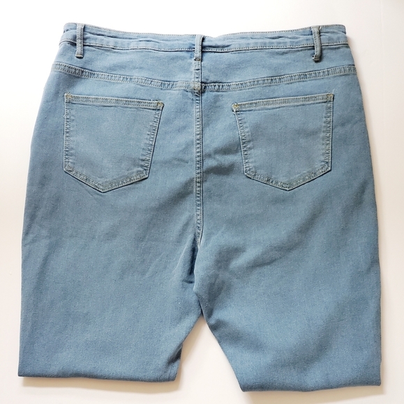 Boohoo Plus Size Distress Knee Stretch Skinny Jean Size 16 - Picture 3 of 8